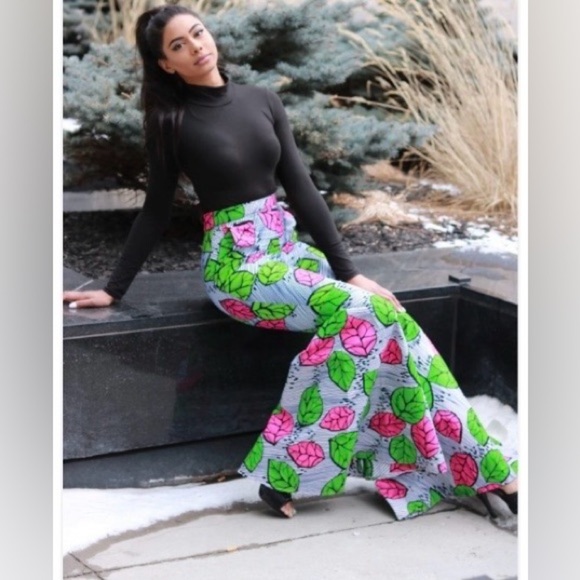 Arowami Pants - NWT Floral High-Waisted bell bottoms